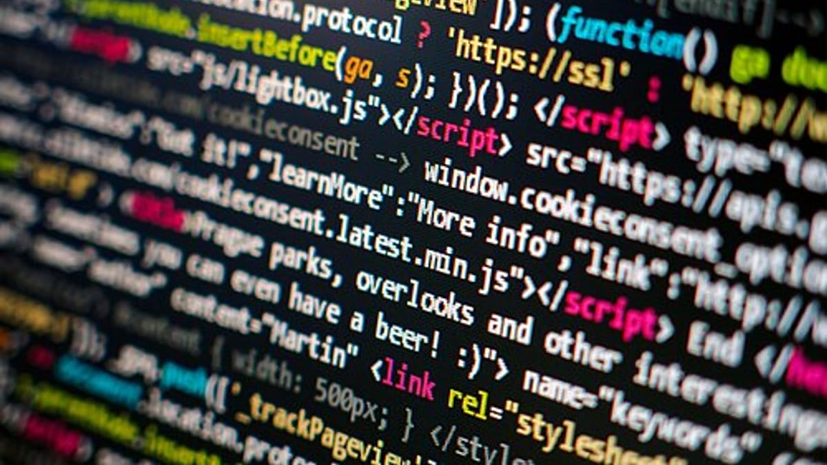 Custom Software vs Off-the-Shelf: Which Is Right for Your SME?