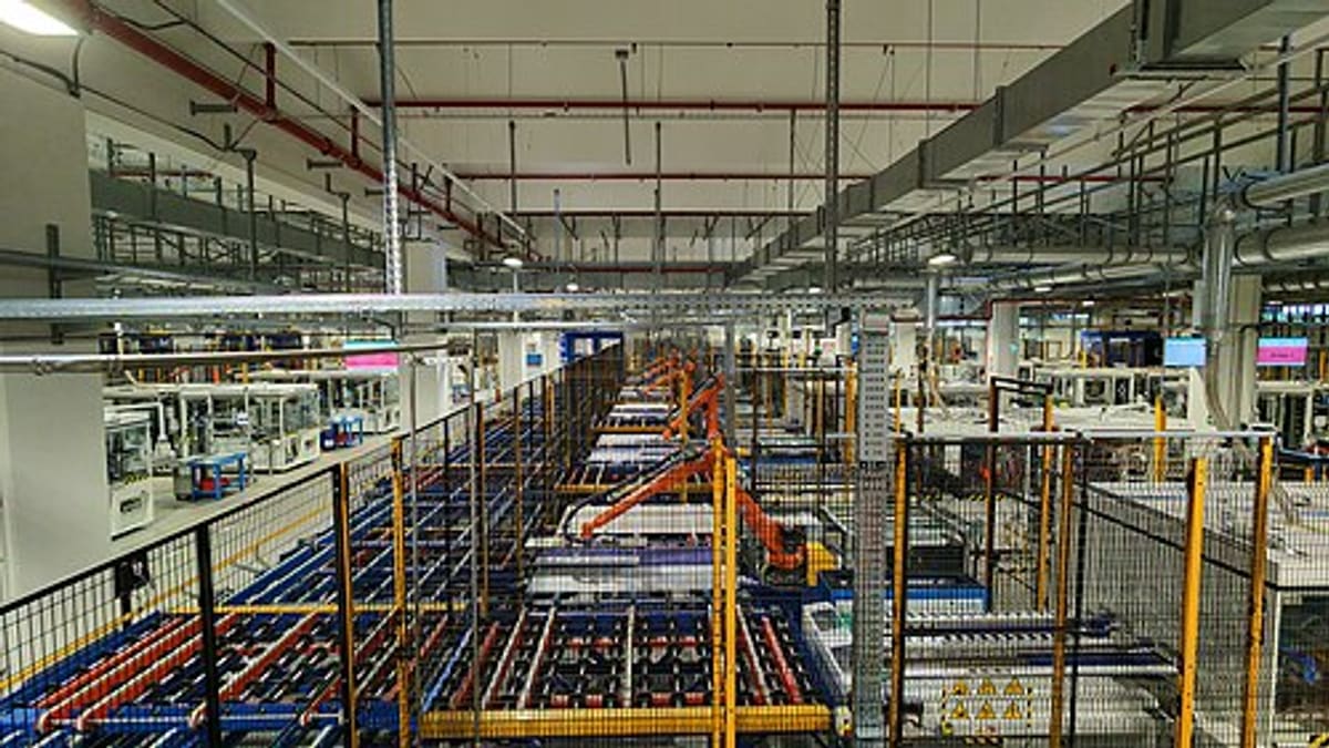 How to Choose MES Software: A Buyer's Checklist for Small and Mid-sized Manufacturers