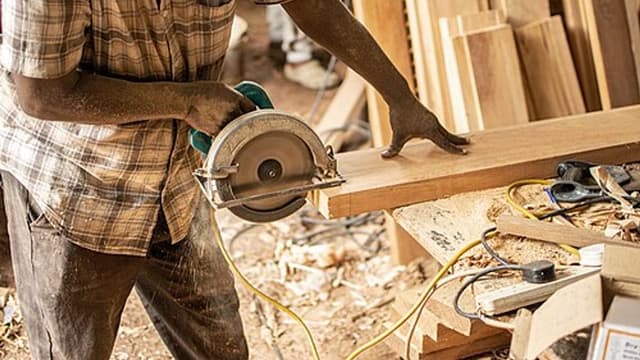 Carpentry and Woodwork Service Software: Site Jobs, Workshop Orders, Materials and Installation
