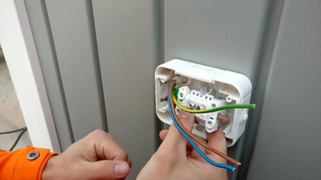 Electrical Contractor Management Software: Projects, Service Calls, Testing Records and Maintenance