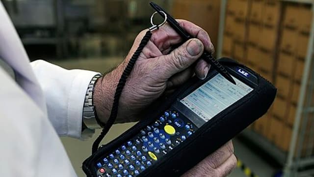 Manufacturing Traceability Explained: Lot Genealogy, Backward and Forward Tracing, and Recalls