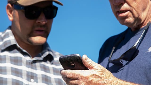 Technician Mobile App: 12 Features That Make Field Teams Actually Use It