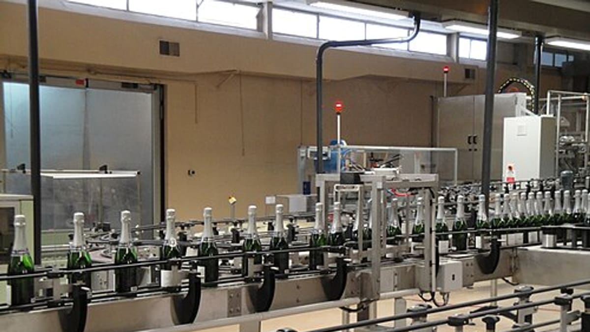 What Is OEE and How Do You Calculate It? A Practical Guide for Factories